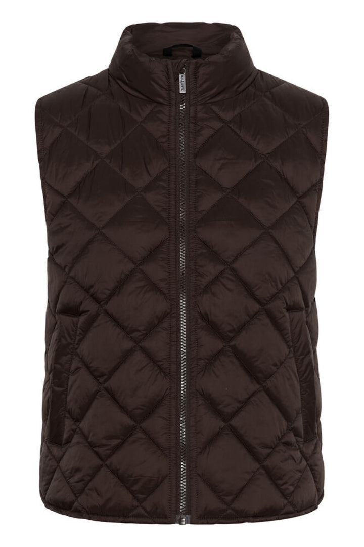 Carlota Vest